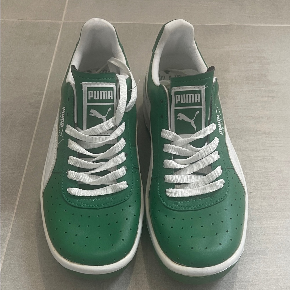 Puma Men's Classic Green and White Sneakers
